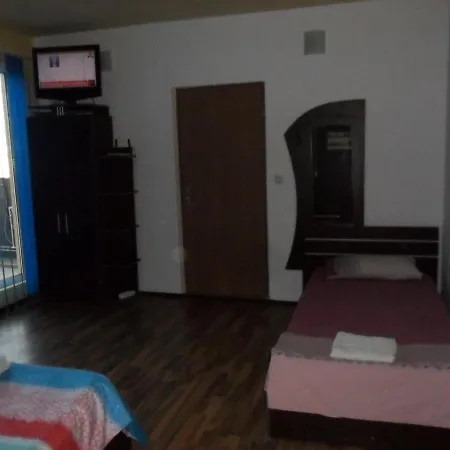 Casa De Vacanta Mady Guest house *