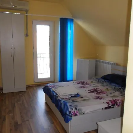 Casa De Vacanta Mady Guest house *