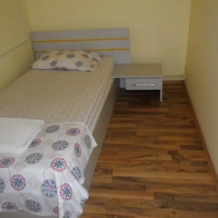 Casa De Vacanta Mady Guest house *