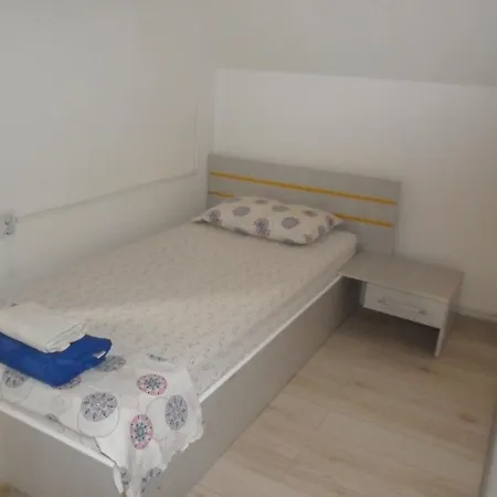 Casa De Vacanta Mady Guest house *