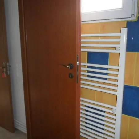 Casa De Vacanta Mady Guest house *