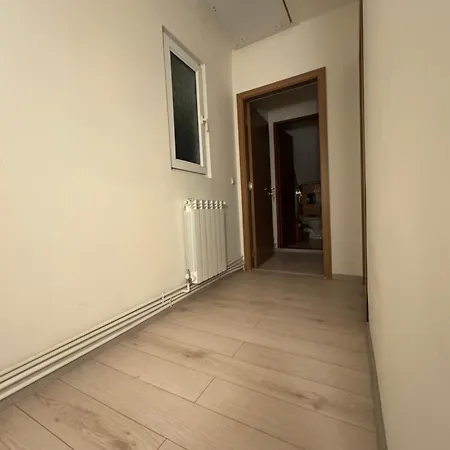 Casa De Vacanta Mady ゲストハウス ナボダリ
